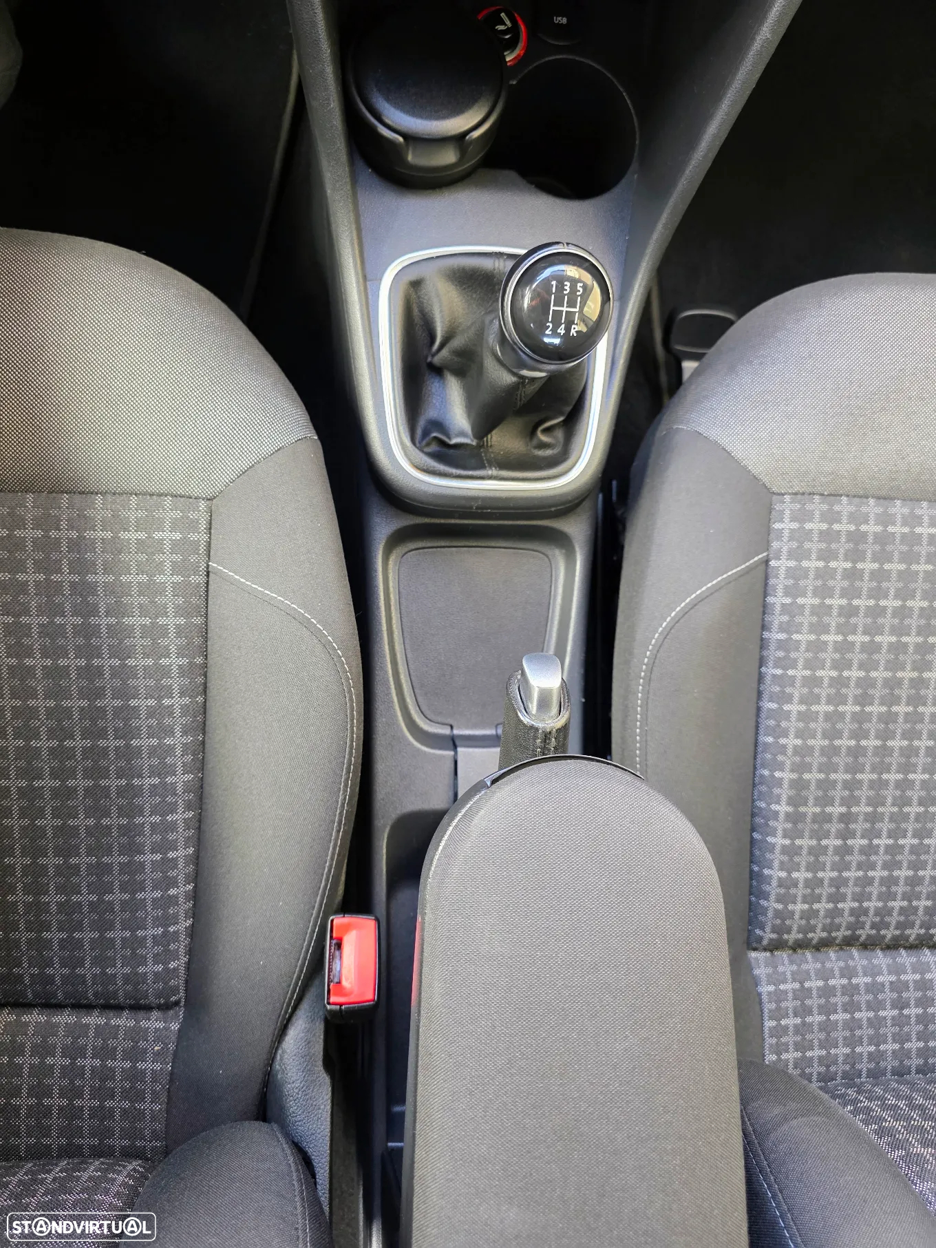 VW Polo 1.0 Confortline - 32
