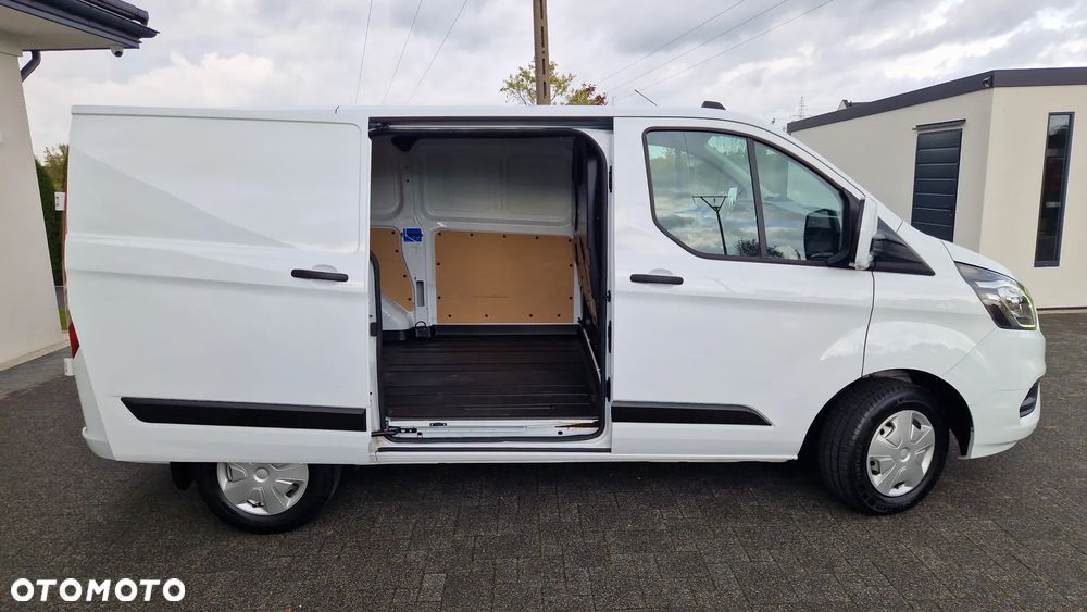 Ford TRANSIT CUSTOM - 24