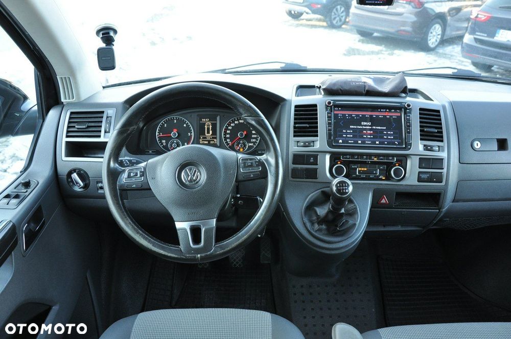 Volkswagen Caravelle - 12