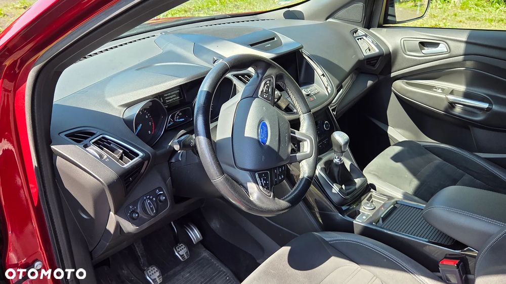 Ford Kuga 1.5 EcoBoost 2x4 ST-Line - 9