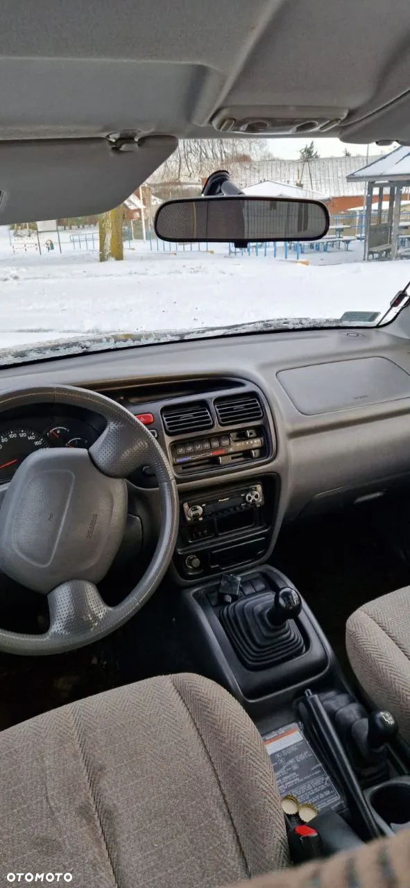 Suzuki Grand Vitara 2.5 V6 - 7
