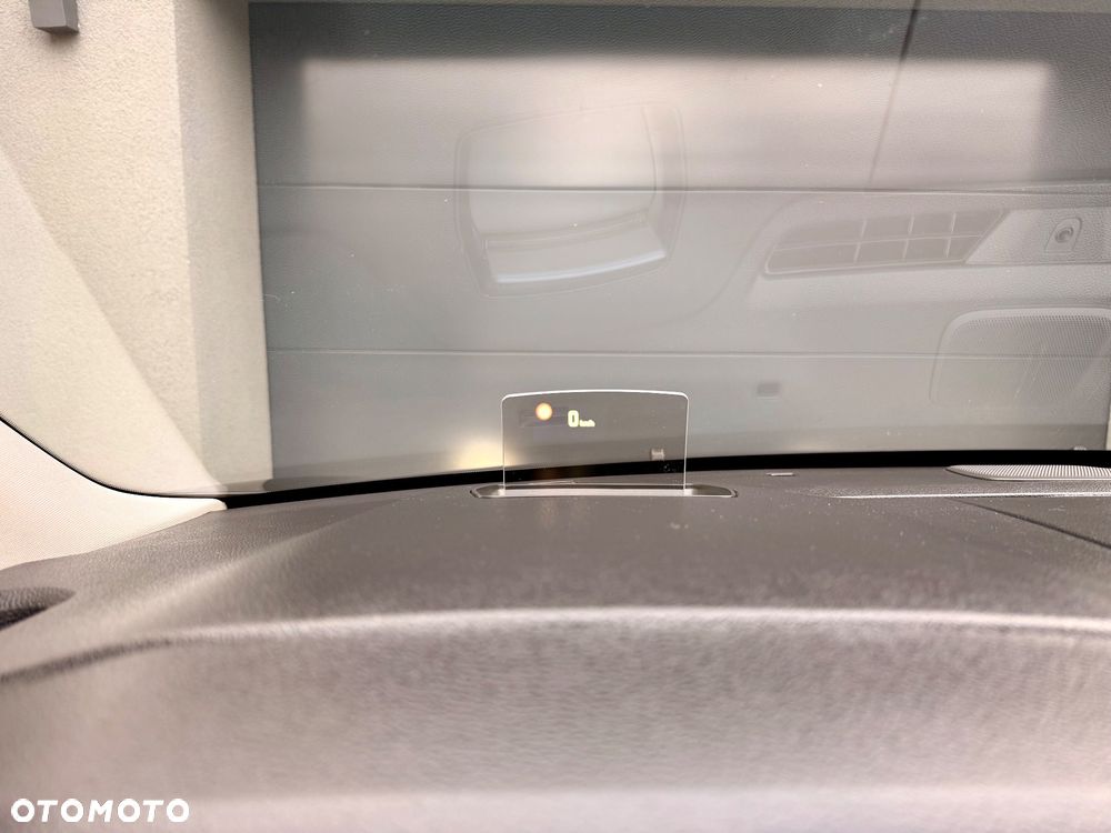 Peugeot Traveller - 23