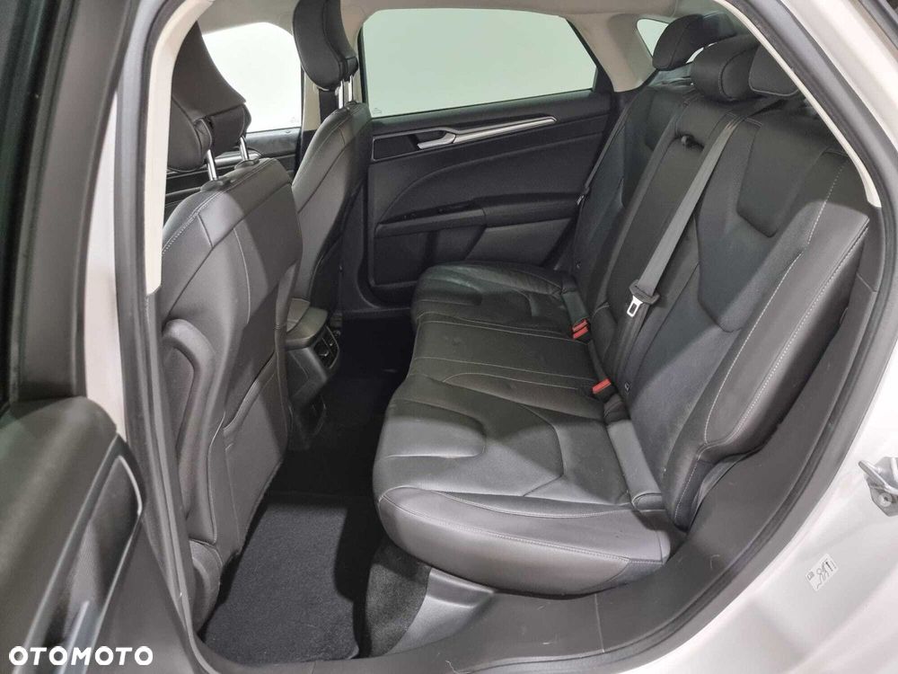 Ford Mondeo - 25