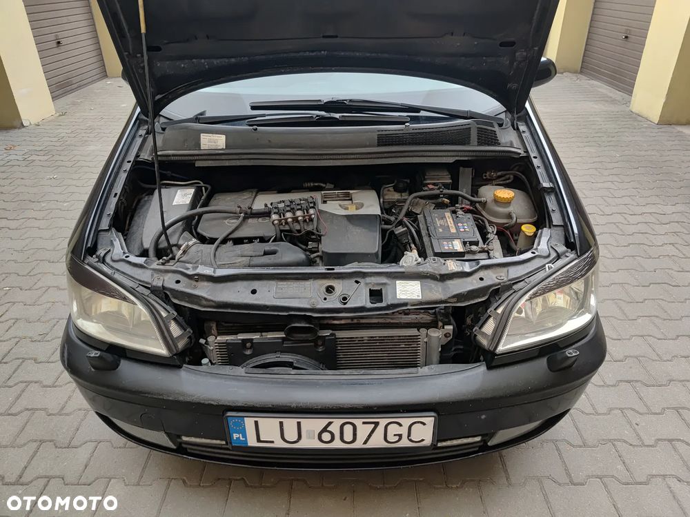 Opel Zafira 2.2 Elegance - 22