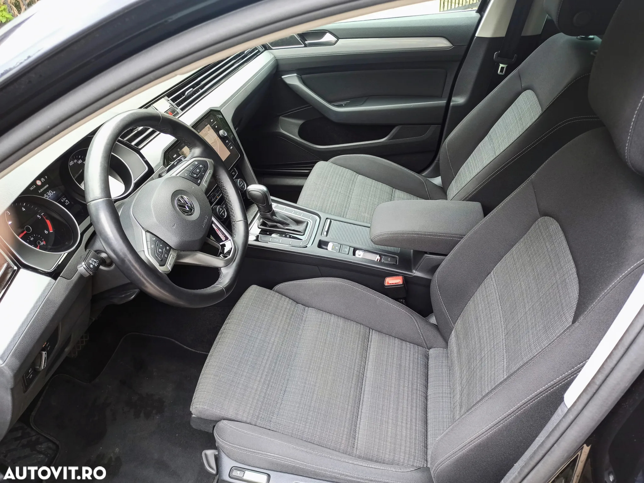 Volkswagen Passat Variant 2.0 TDI DSG Business - 9