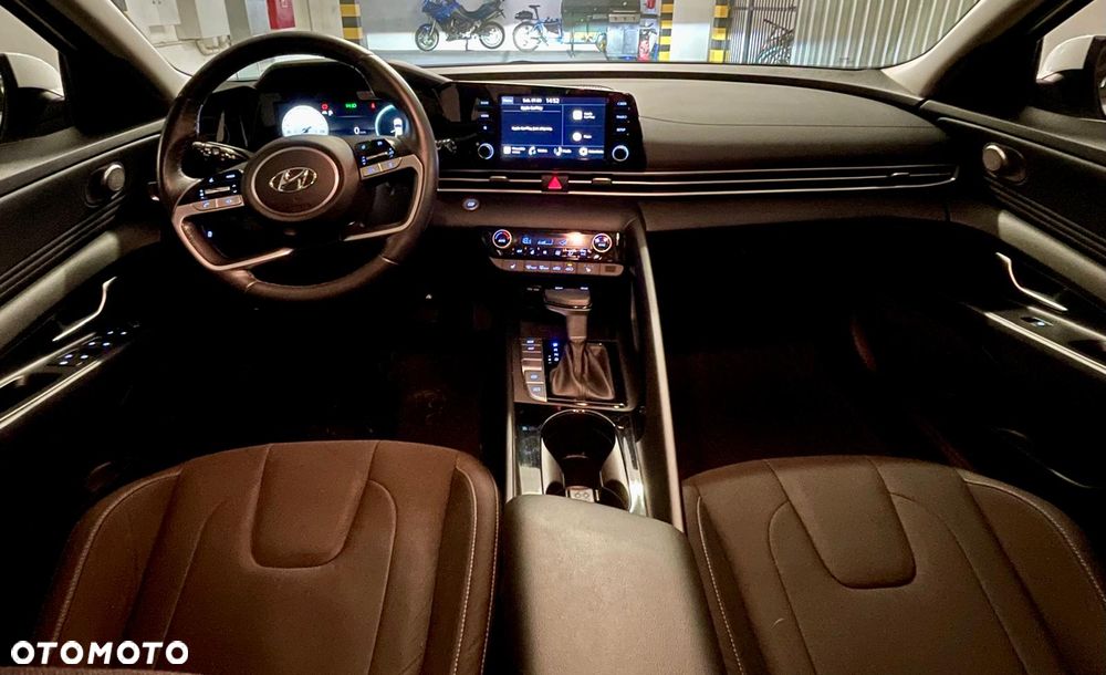 Hyundai Elantra 1.6 Smart CVT - 13