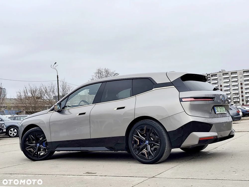 BMW iX xDrive40 76.6kWh Signature - 6