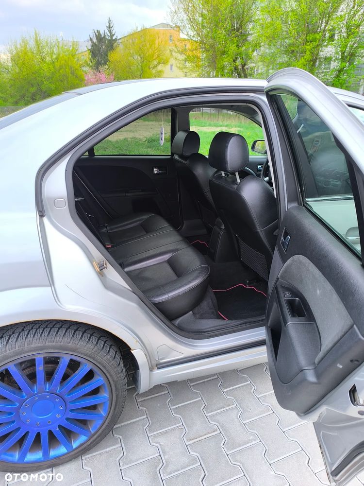 Ford Mondeo 3.0 V6 ST 220 - 11