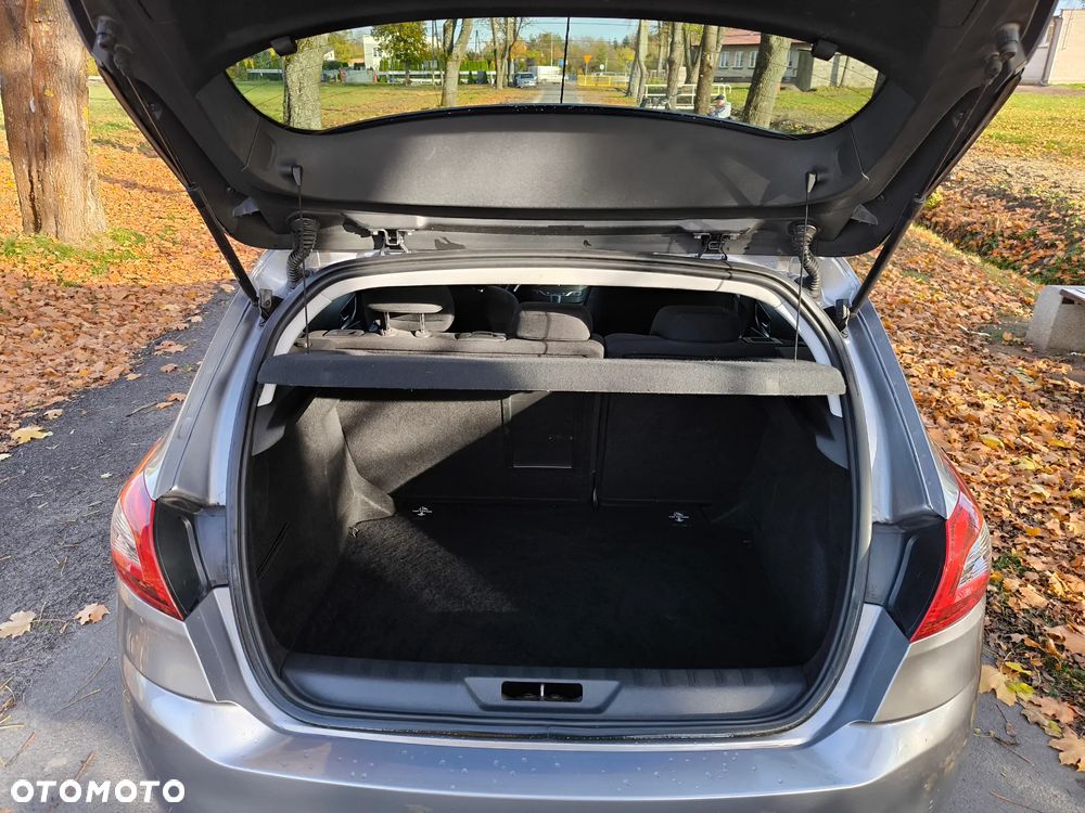 Peugeot 308 1.6 BlueHDi Allure S&S EAT6 - 18