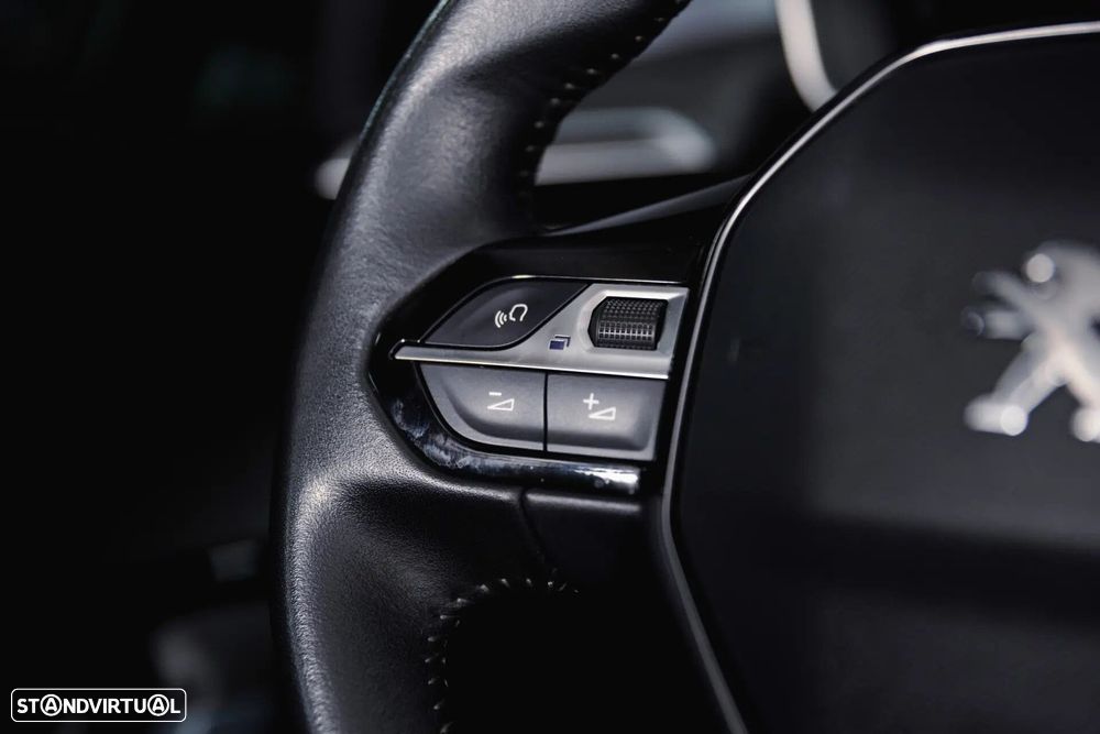 Peugeot e-2008 50 kWh Allure Pack - 19