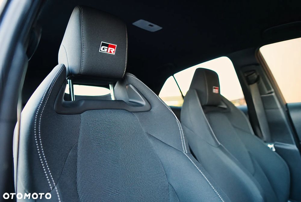 Toyota Corolla - 10