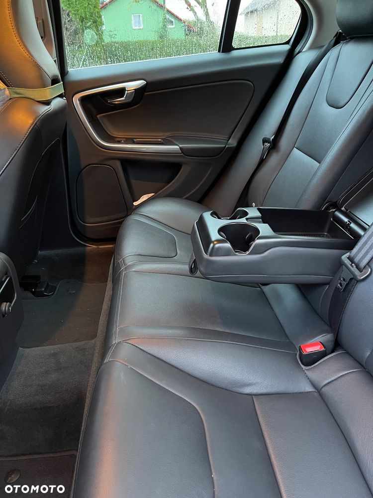 Volvo S60 CC D4 Drive-E Momentum - 9