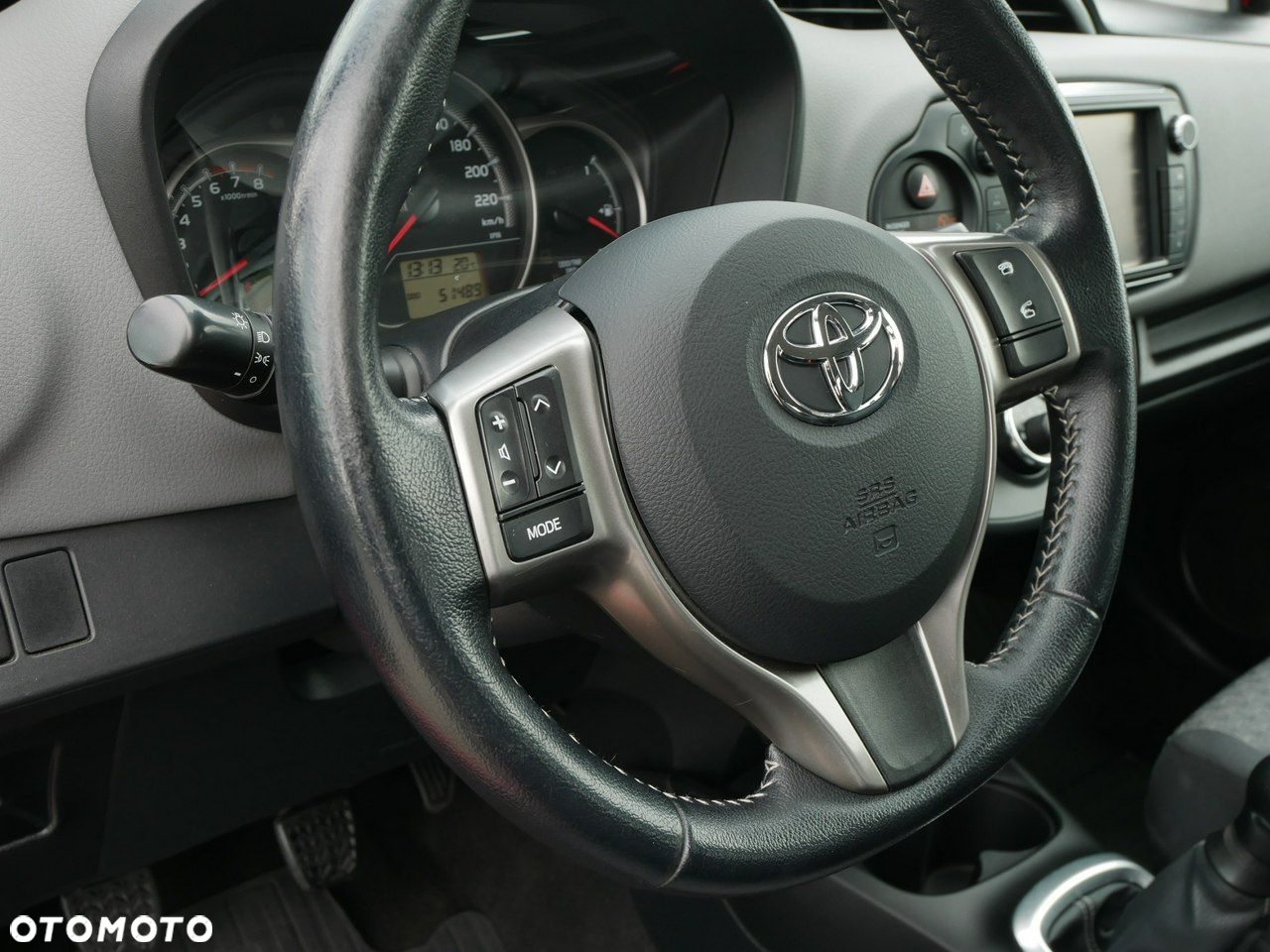 Toyota Yaris 1.0 Active EU6 - 15