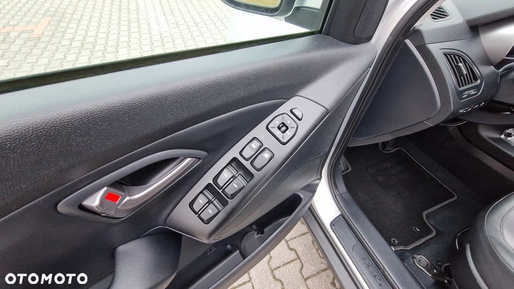 Hyundai ix35 1.7 CRDi Premium 2WD - 18