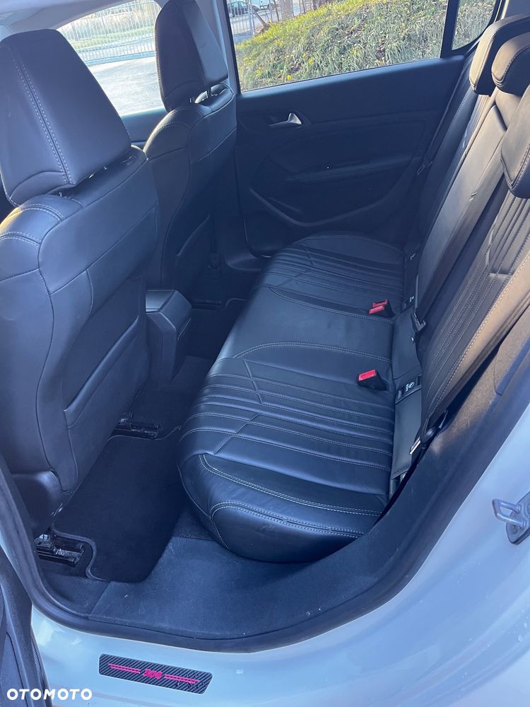 Peugeot 308 1.2 PureTech GPF Road Trip S&S EAT8 - 16