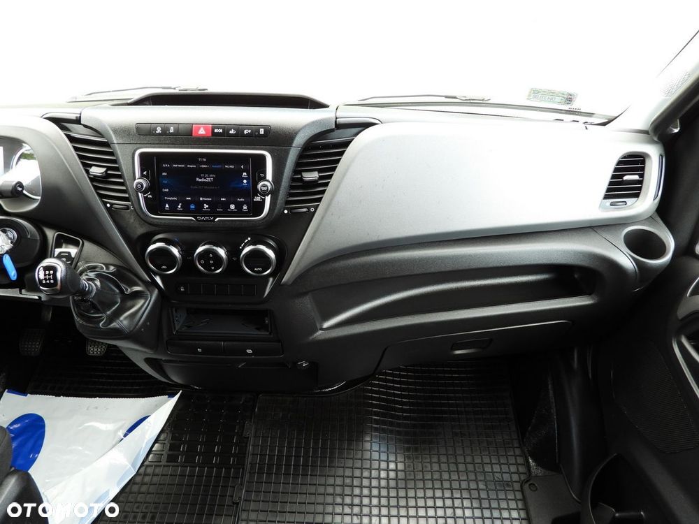 Iveco DAILY 35S18 KONTENER WINDA 8 PALET WEBASTO TEMPOMAT NAWIGACJA LEDY PNEUMATYKA KLIMATYZACJA  180KM - 32