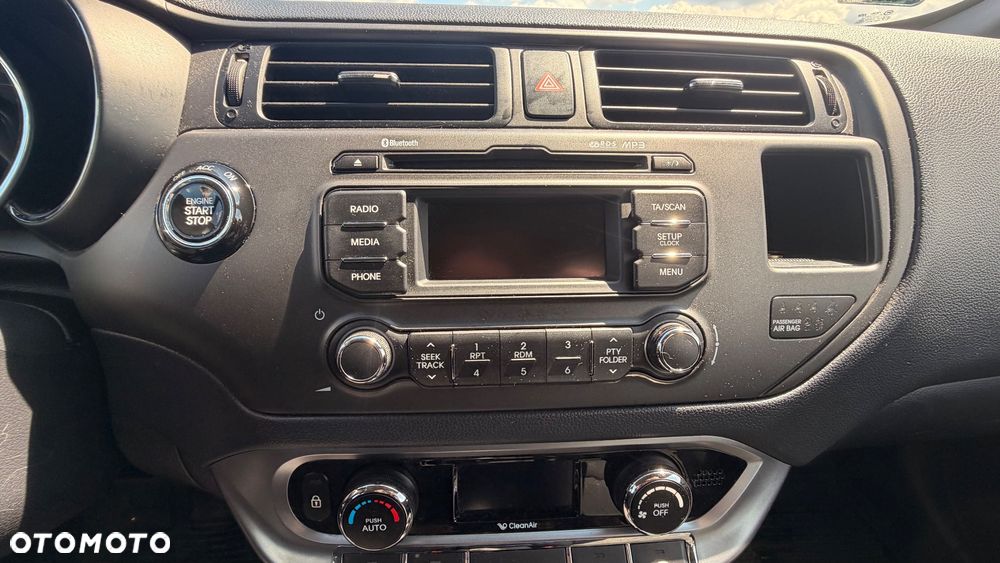 Kia Rio 1.1 crdi M - 12