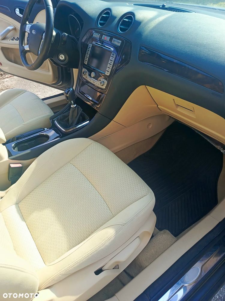 Ford Mondeo 1.8 TDCi Ghia - 17