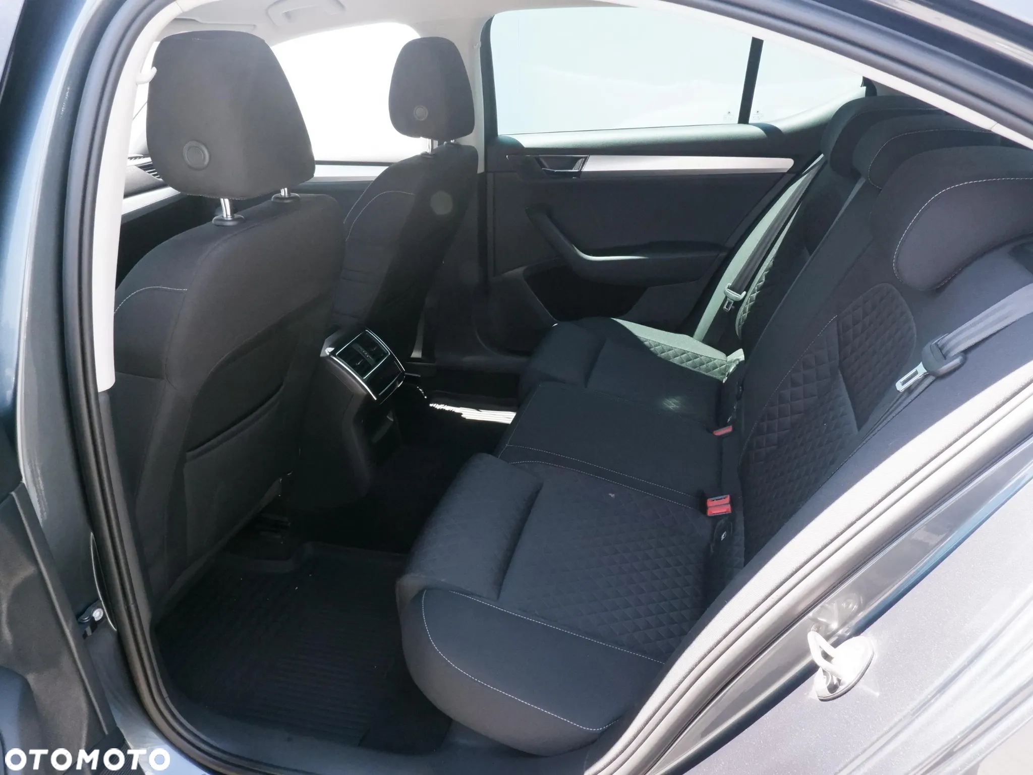Skoda Superb 2.0 TDI SCR Ambition DSG - 16