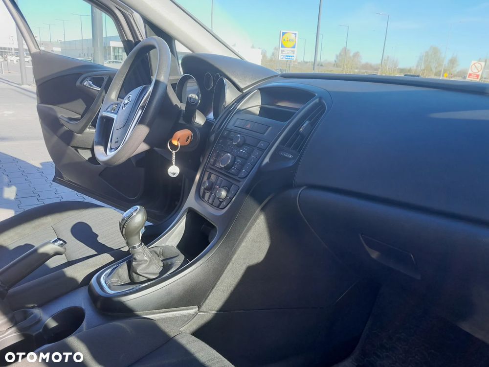 Opel Astra 1.6 CDTI Essentia - 11