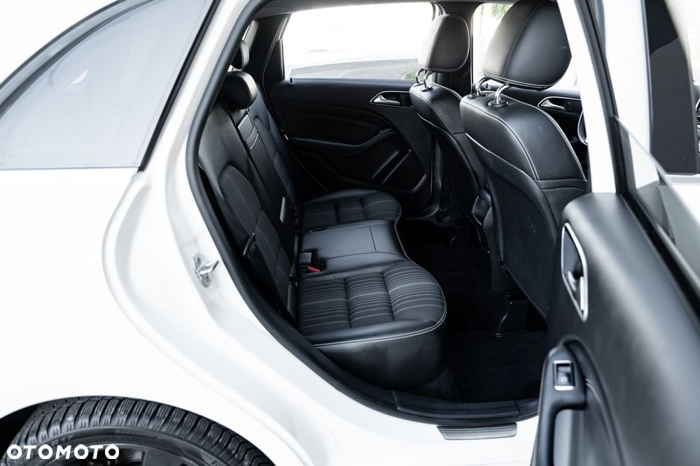 Mercedes-Benz Klasa B 180 7G-DCT - 21