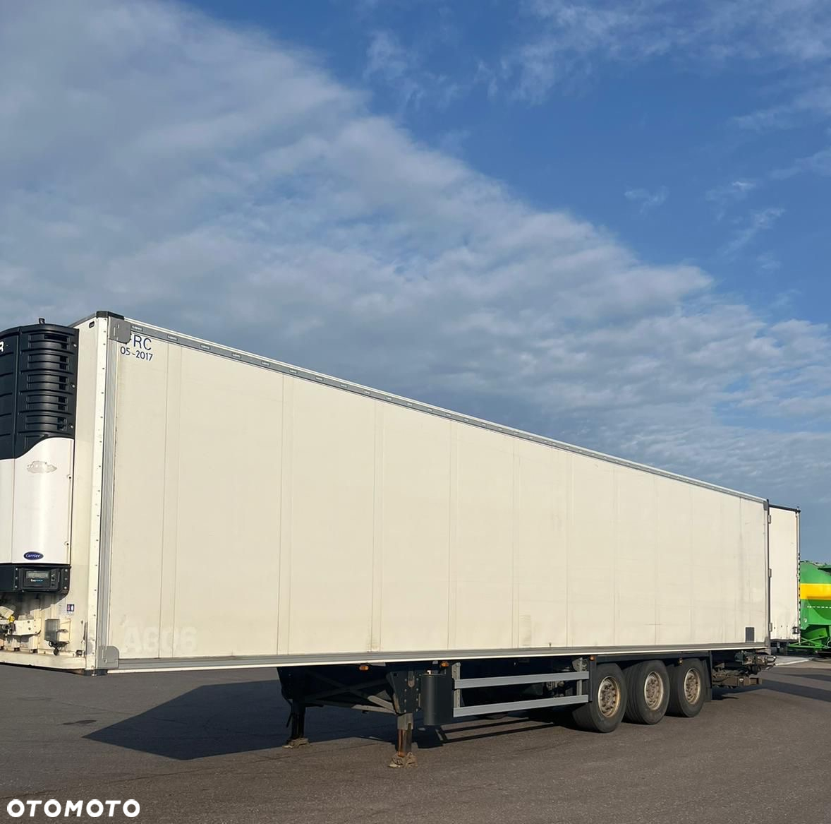 Schmitz Cargobull CARRIER MAXIMA 1300 / WINDA / DOPPEL STOCK / ŚCIANA GRODZIOWA / BELKI / PODNOSZONA OŚ / z Niemiec / TOP STAN 2011/ CARRIER CHŁODNIA CHLODNIA LODÓWKA PODWÓJNY ZAŁADUNEK PIĘTROWA - 2