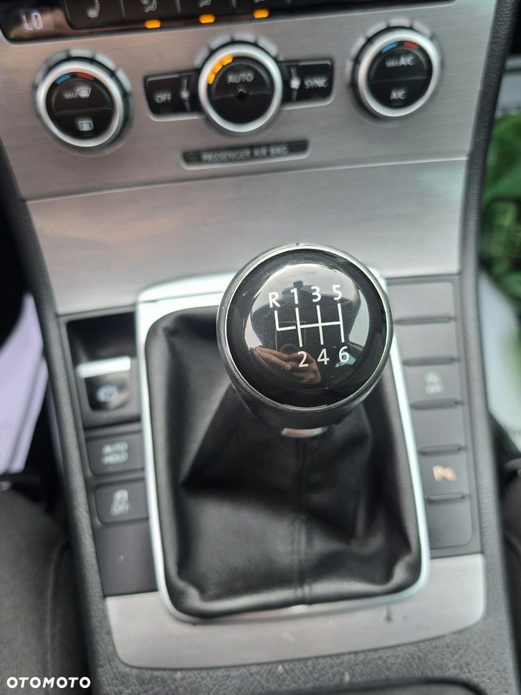 Volkswagen Passat - 37