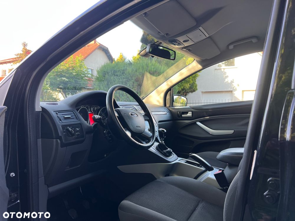 Ford Kuga 2.0 TDCi 4x4 Titanium - 29