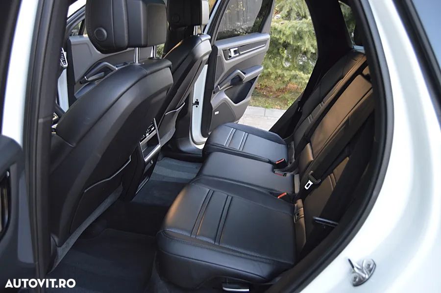 Porsche Cayenne Tiptronic S Platinum Edition - 28