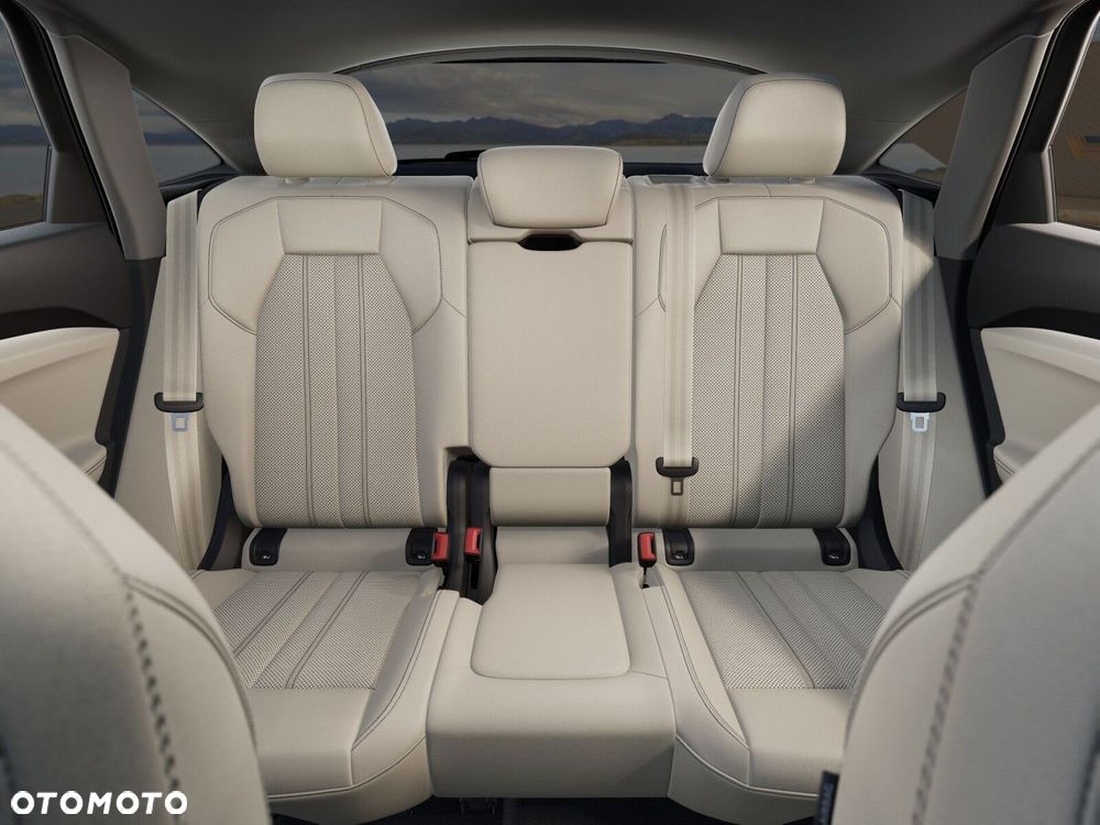 Audi Q5 Sportback - 9