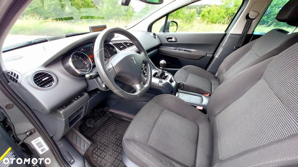 Peugeot 5008 - 8