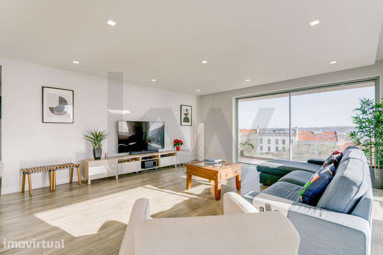 Apartamento T3  com varanda, piscina e 2 lugares de garagem no Alto de - Grande imagem: 5/40