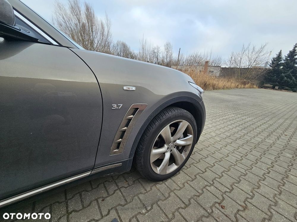 Infiniti QX70 3.7 S - 6