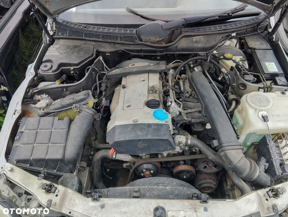 Mercedes CLK C208 (97-99r.) 2.0B 136KM. Silnik 111945 Skrzynia 717417 lakier 744. Cały na części GWARANCJA !!!  Przód Tył Zestaw Komplet Drzwi Klapa Zderzak Błotnik Maska Grill Atrapa Szyba Pas Lampa Lusterko Boczki Fotel Kanapa Kokpit Deska Rozdzielcza Przełącznik Włącznik Sterownik Przewody Wiązka Instalacja Moduł Komputer Czujnik Listwa Pompa Alternator Wtryski Głowica Rozrusznik Kompresor Sprzęgło Dwumas Silnik Skrzynia ABS Klimatyzacji Paliwa Wspomagania Kolektor Turbina Przepustnica Zawór Chłodnica Koło Hak Belka Sanki Zawieszenie Mcpherson Półoś Amortyzator Wydech Tłumik Zacisk Most - 6