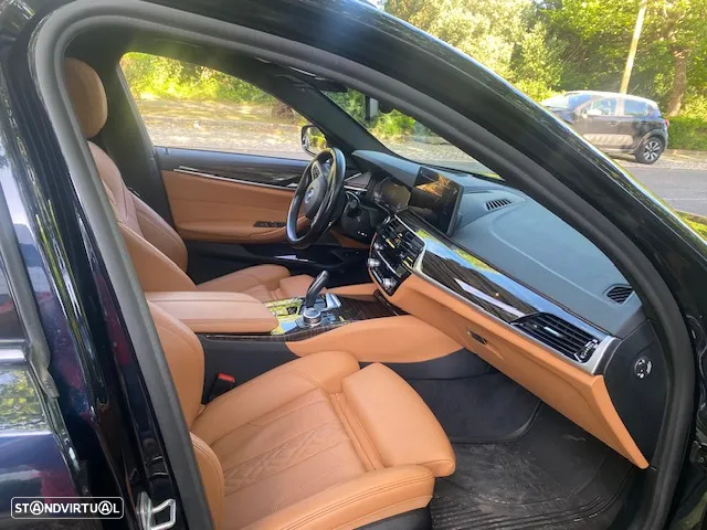 BMW 530 e Pack Desportivo M - 11
