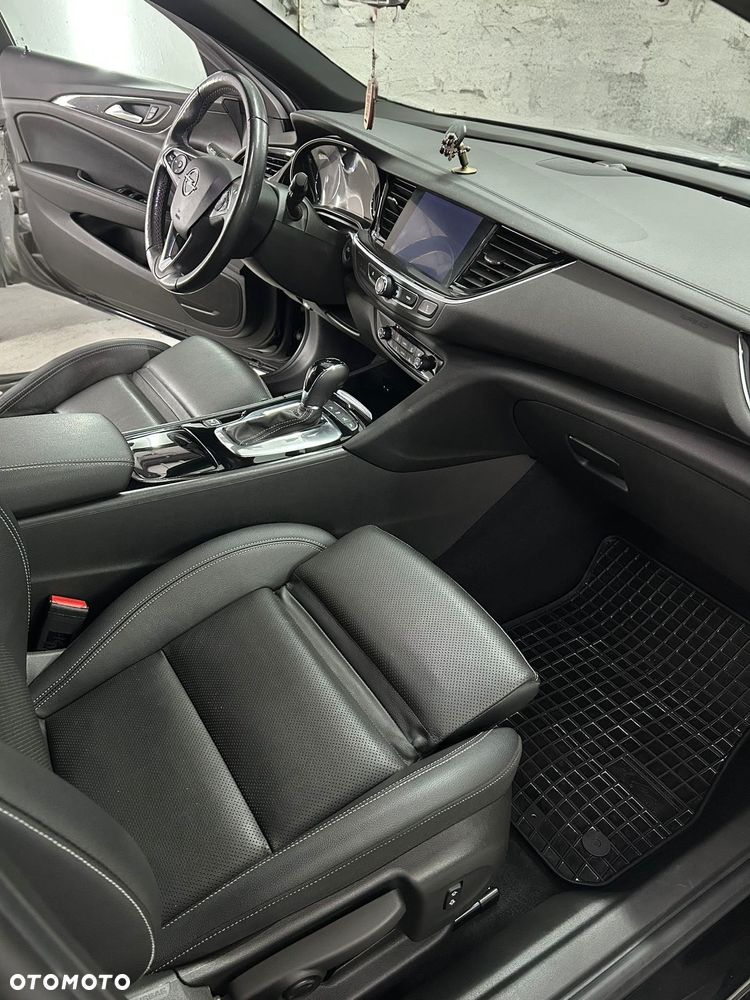 Opel Insignia - 10