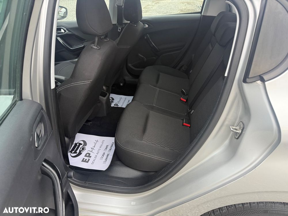 Peugeot 208 PureTech 82 Start & Stop Style - 8