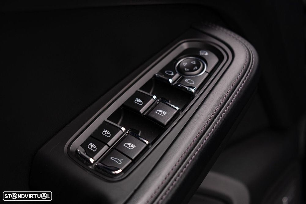 Porsche Macan Turbo - 17