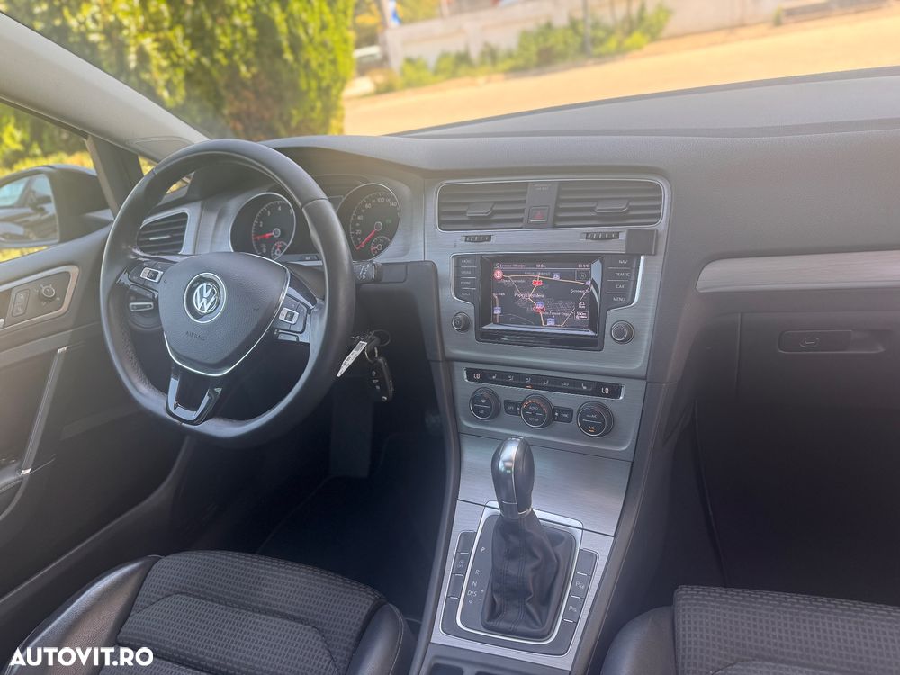 Volkswagen Golf - 15