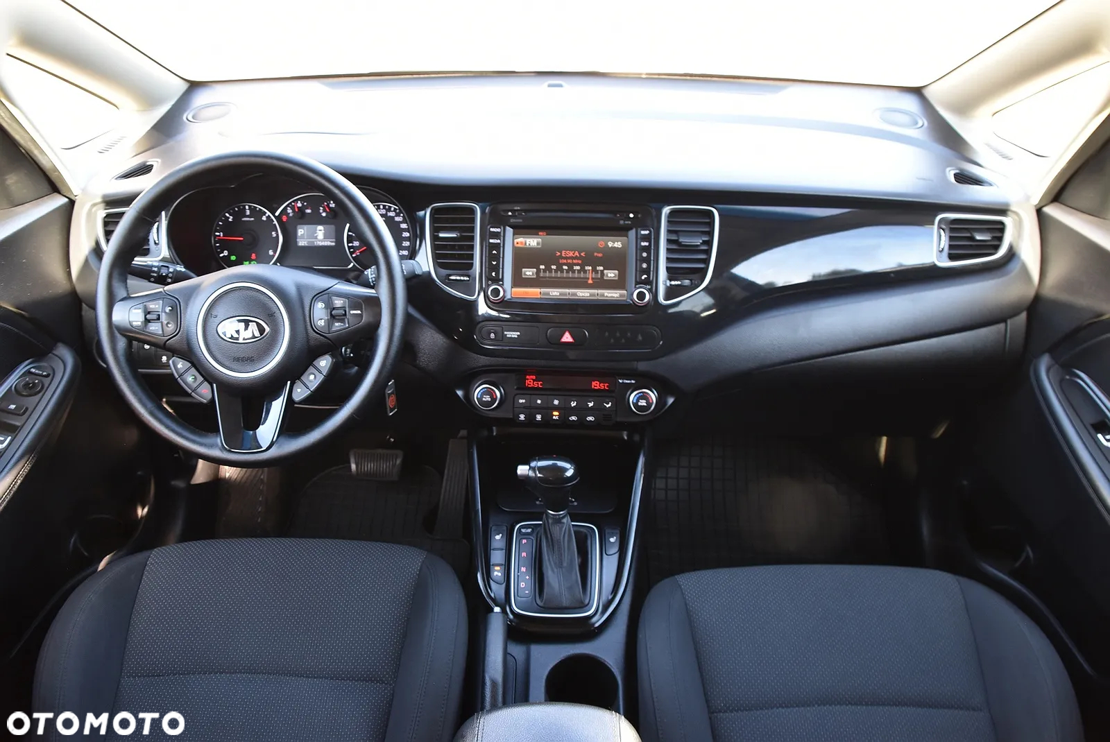 Kia Carens - 27