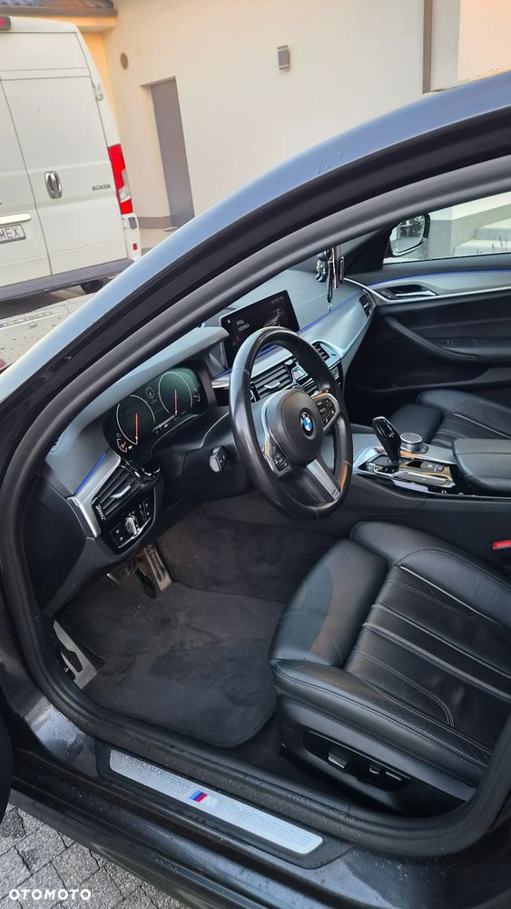 BMW Seria 5 520d xDrive - 15