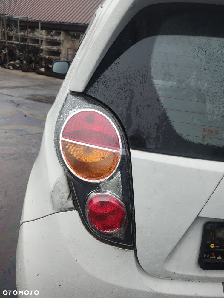 CHEVROLET SPARK M300 LAMPA TYŁ LEWA PRAWA - 1