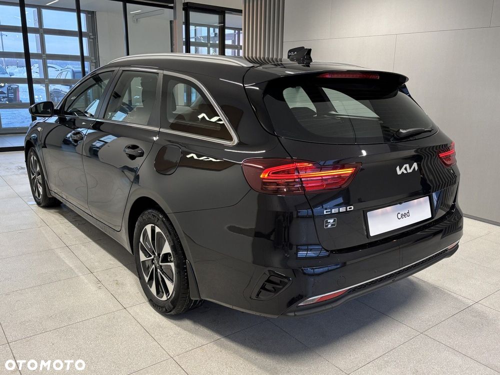 Kia Ceed - 4