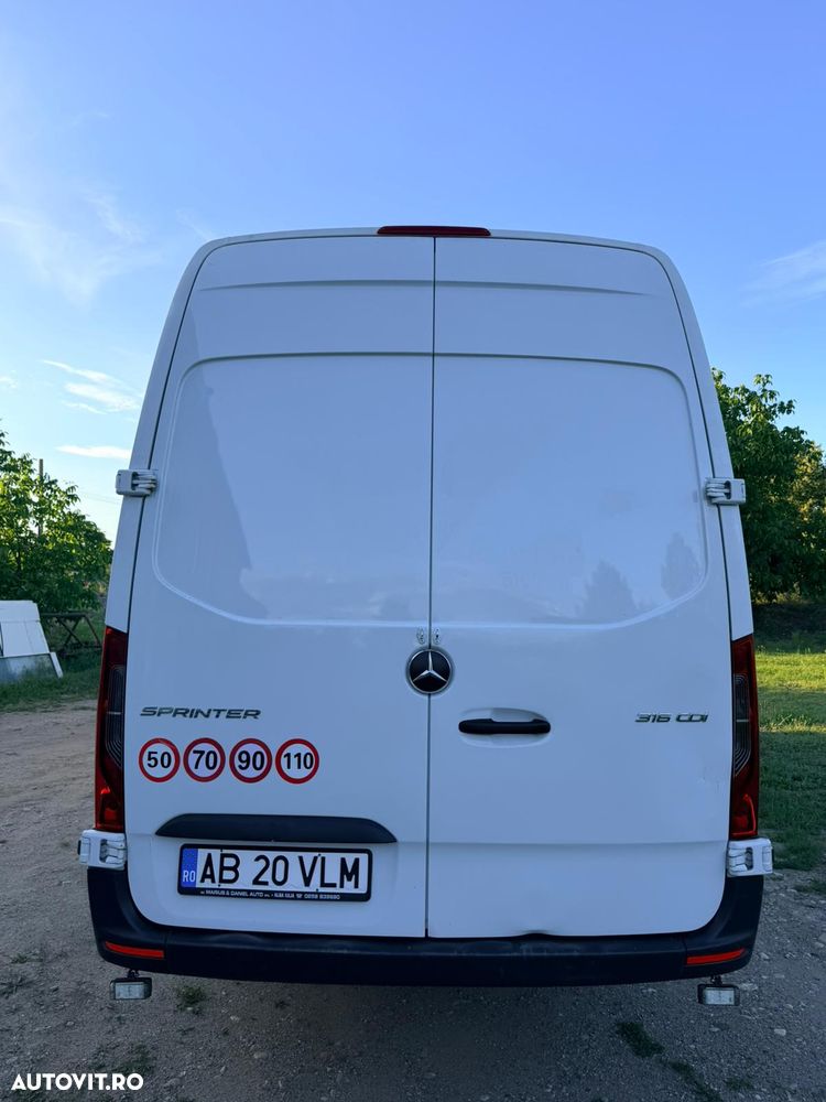 Mercedes-Benz Sprinter - 5