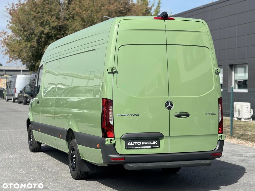 Mercedes-Benz Sprinter - 5