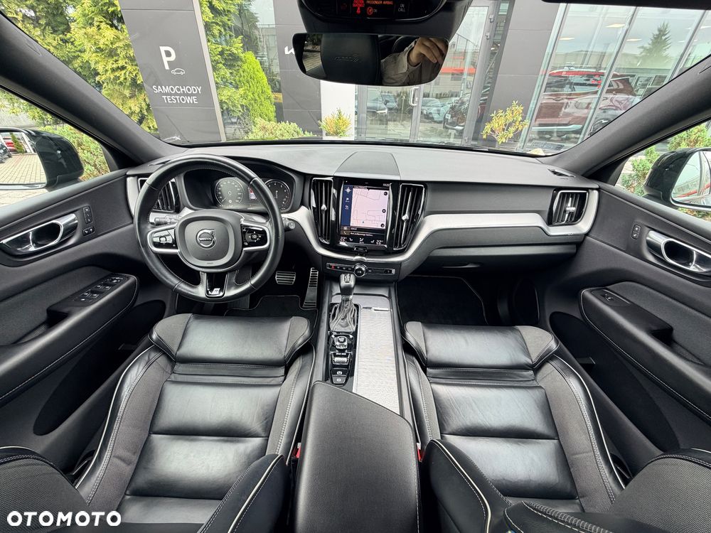 Volvo XC 60 T4 R-Design - 11