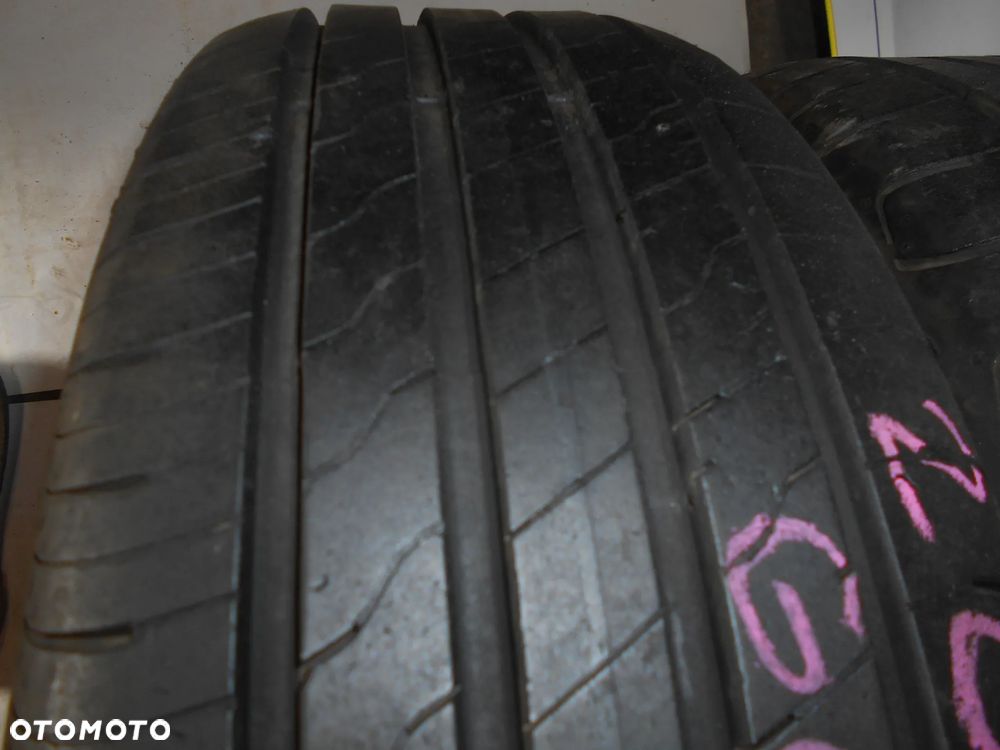 OPONY 205/60R16 GOODYEAR EFFICIENT GRIP PERFORMANCE 2 DOT 4120 7.6MM - 4