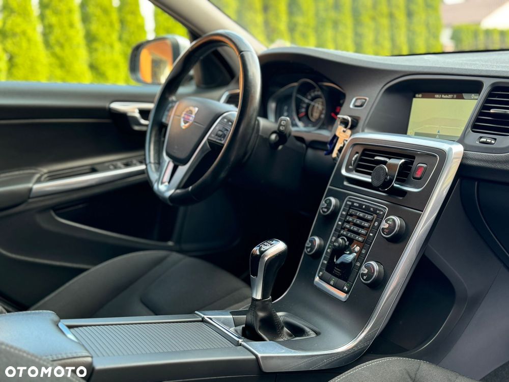 Volvo V60 D4 Momentum - 21