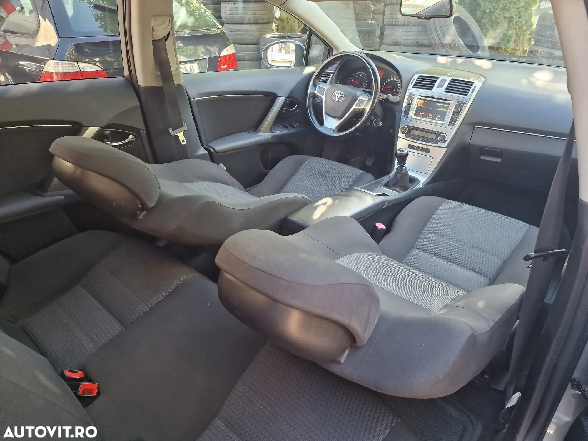 Toyota Avensis Combi 2.2 D-4D Edition - 6