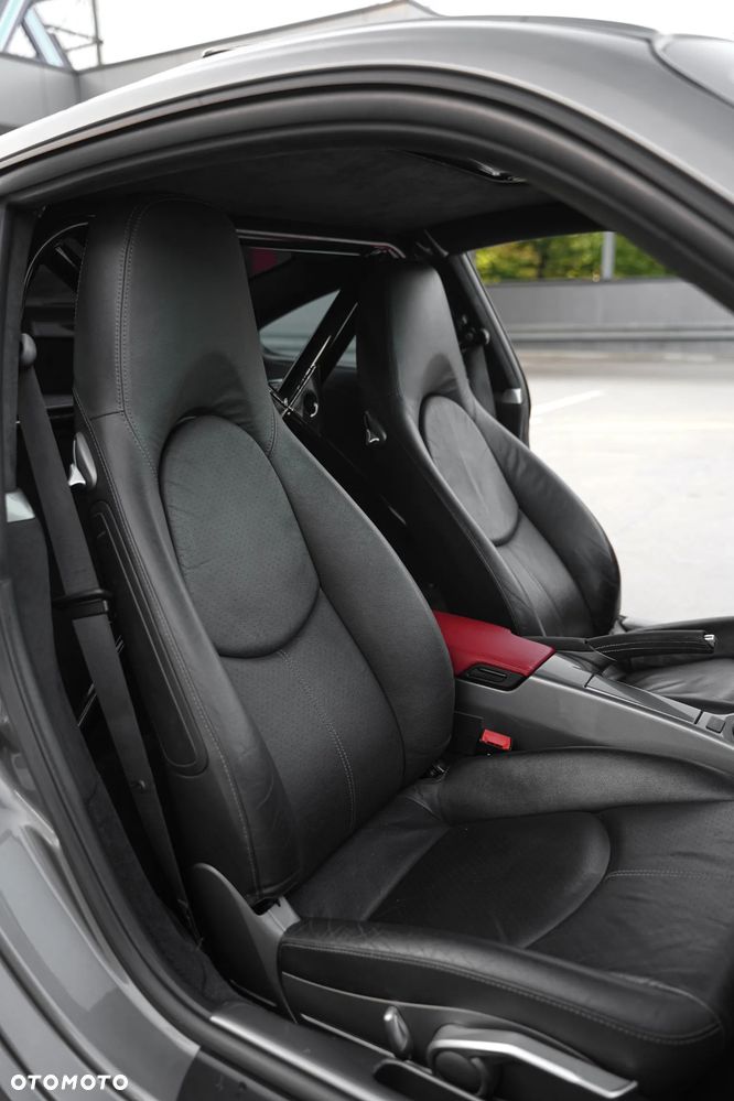 Porsche 911 Carrera 4 S - 16